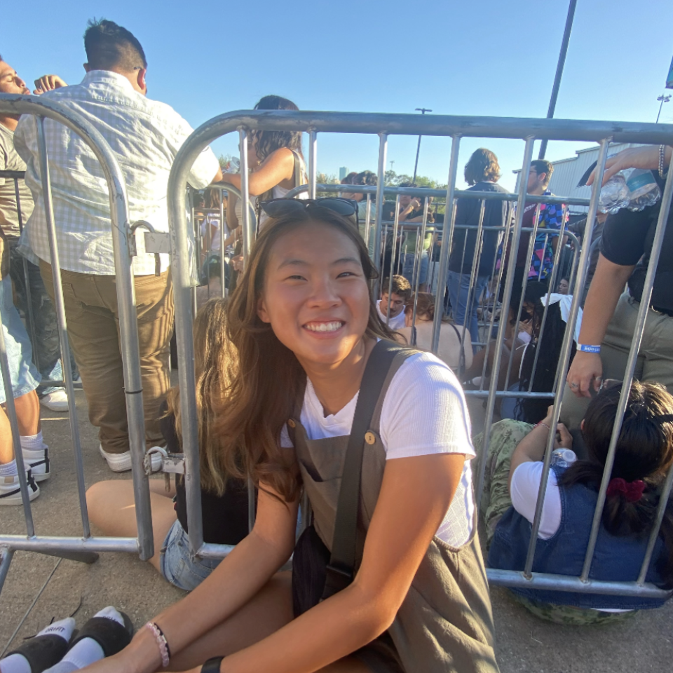 katelyn tran headshot