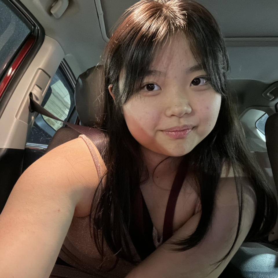 kelly khan tran headshot